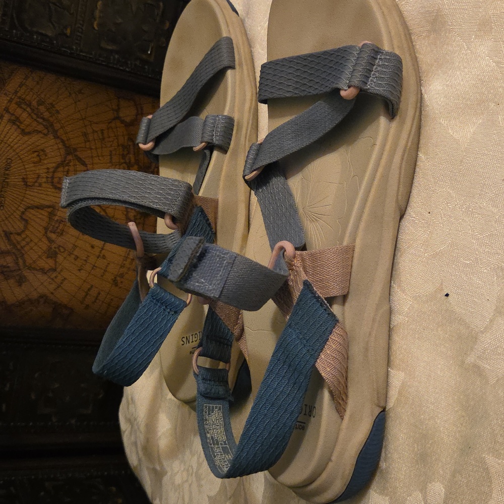Earth Origins Sandals - Picture 2 of 5